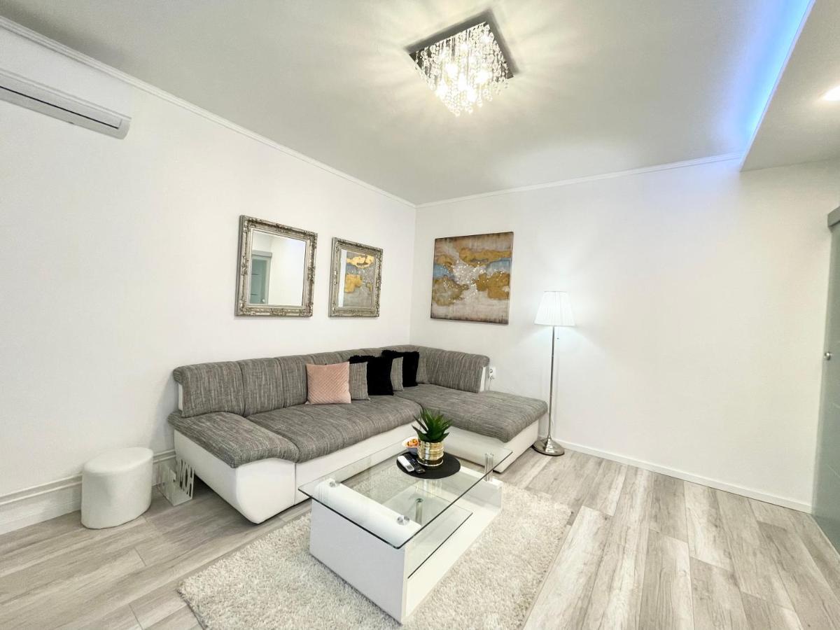 Apartment "Mimoza 1" Self Check-In, Self Check-Out Otočac Εξωτερικό φωτογραφία