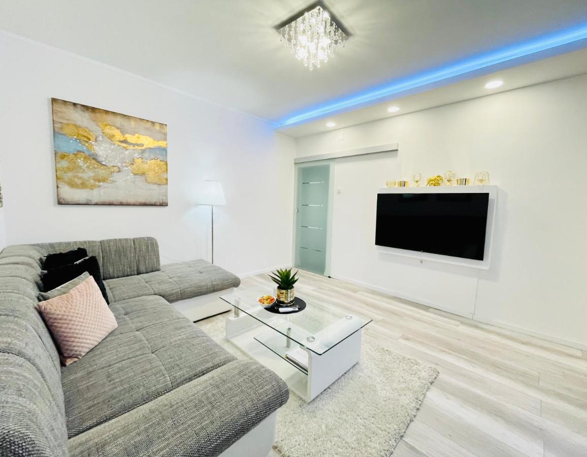 Apartment "Mimoza 1" Self Check-In, Self Check-Out Otočac Εξωτερικό φωτογραφία